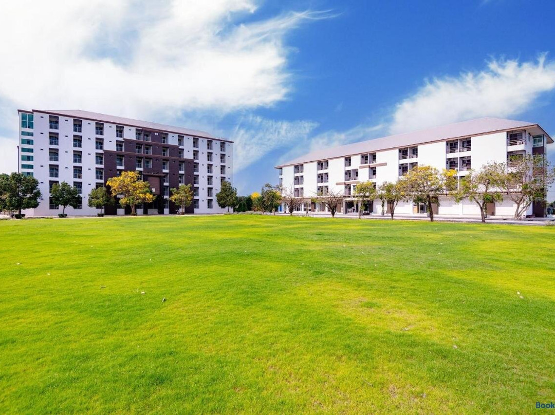 Creston Grand Hotel Suphan Buri