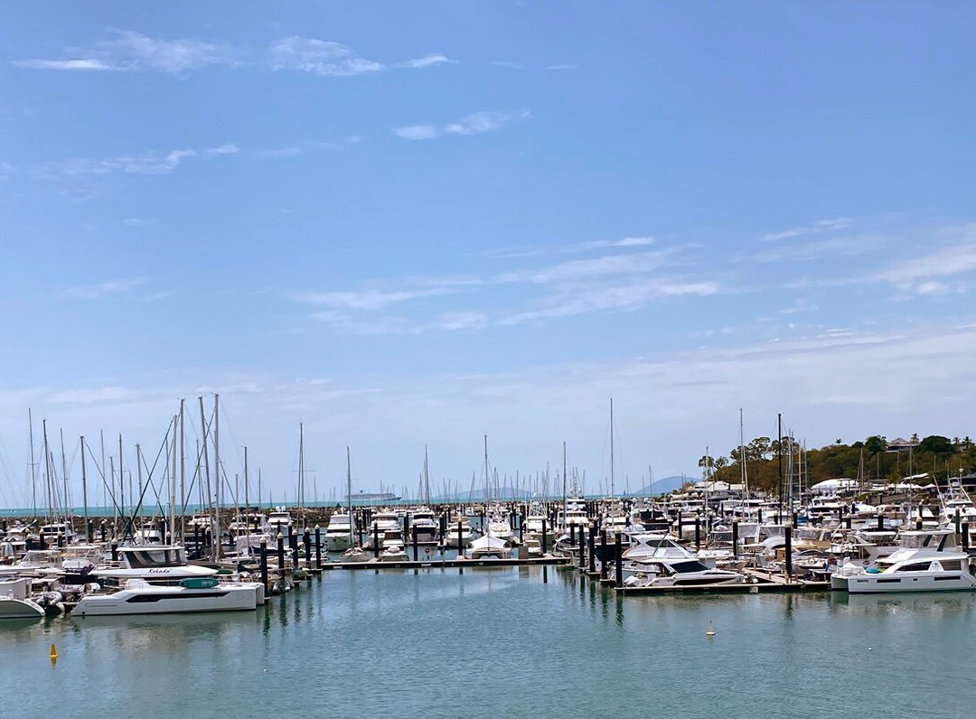 马瑞拿海滨酒店主图