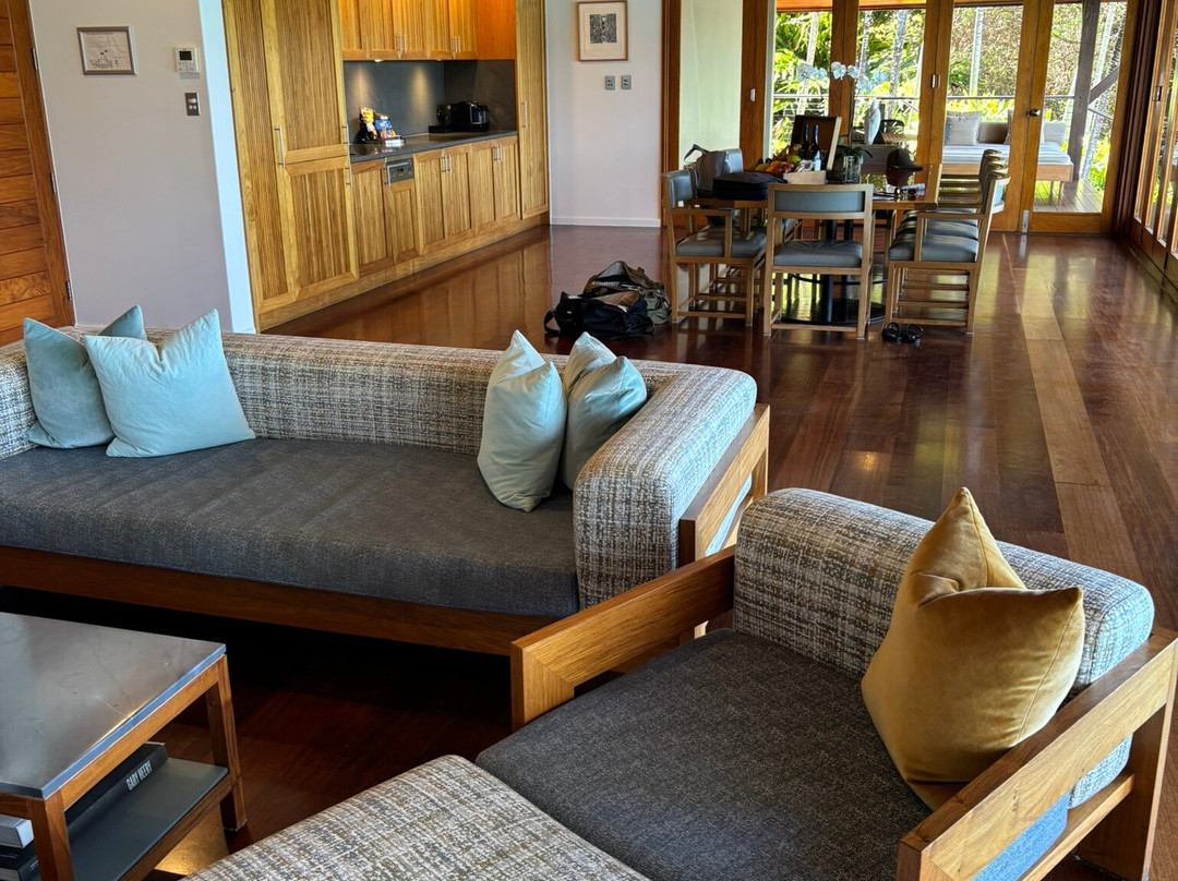 夸里阿酒店主图