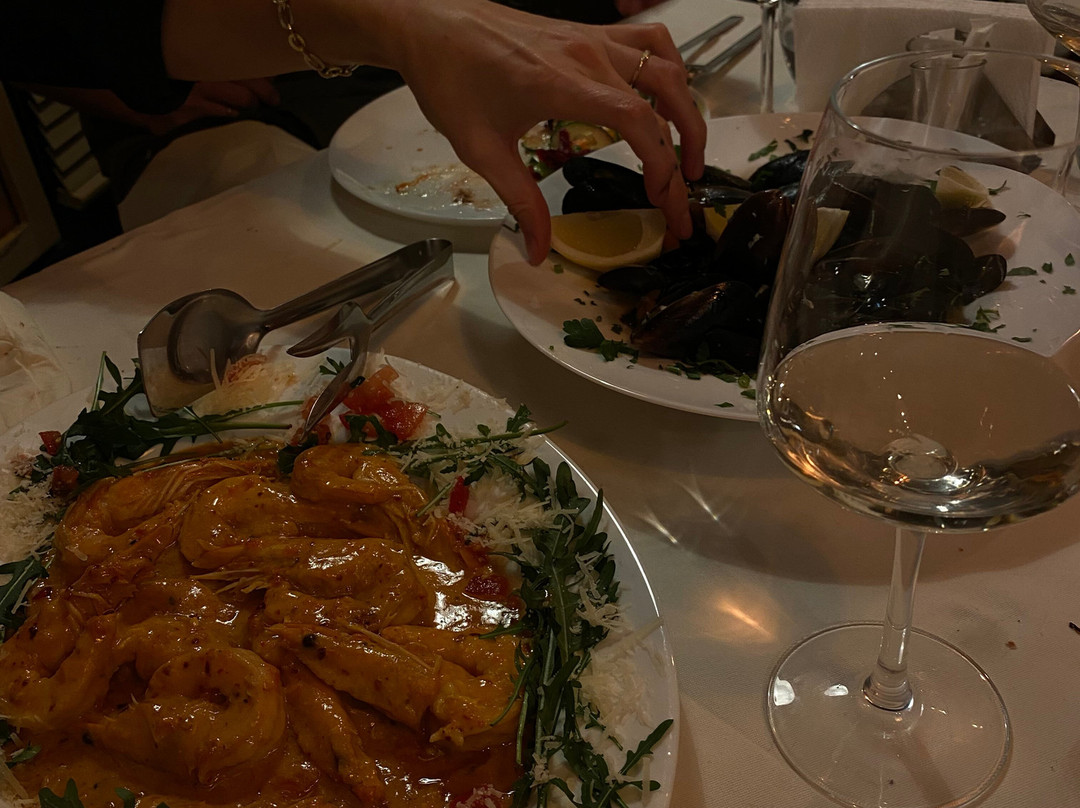 Hemingway & More Restaurant