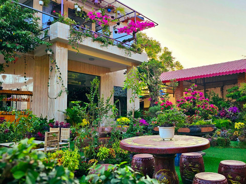 Phố Hoa Coffee Hồ Tràm