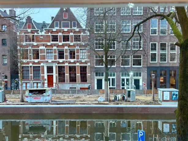 罗萨莉亚的动物园旅馆楼上-官方