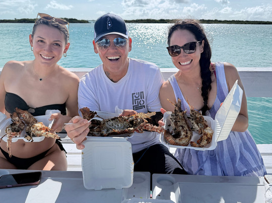 Island Paradise Tours-普罗维登西亚莱斯必去景点