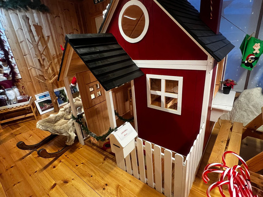 Artico Christmas House-霍宁斯沃格必去景点