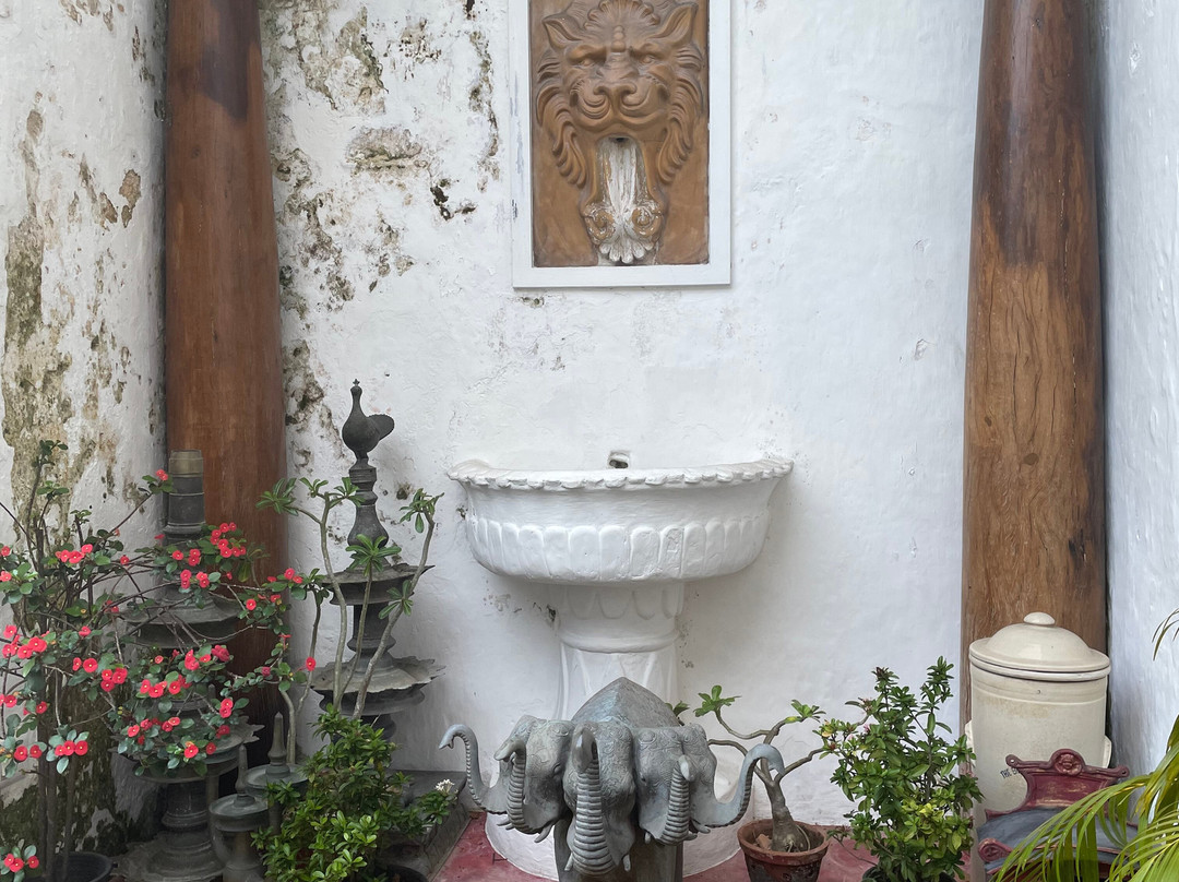 The Old Courtyard Hotel主图