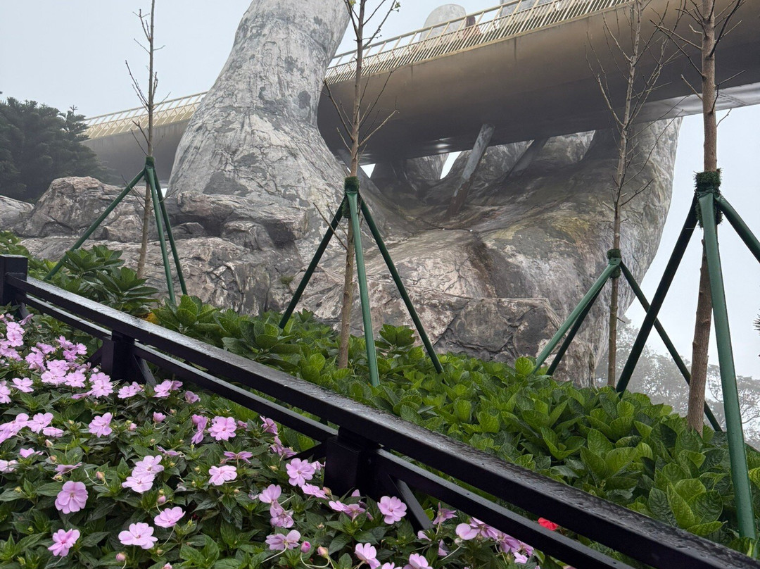 Golden Bridge-岘港必去景点