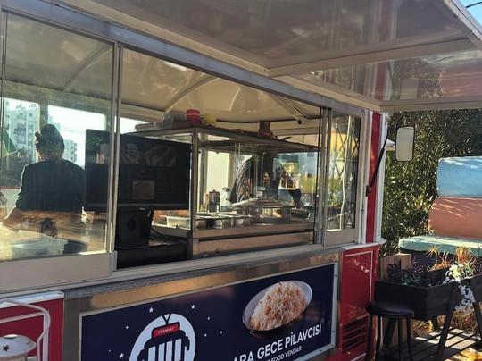 Lara Gece Pilavcısı