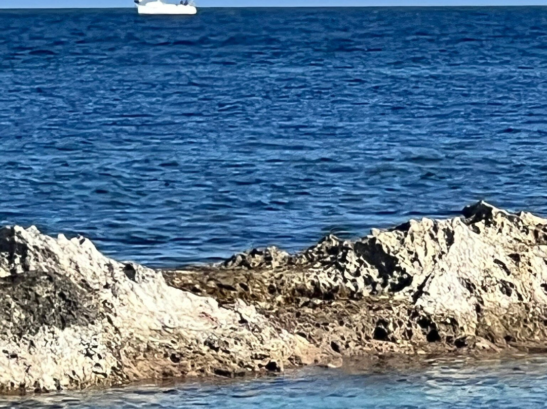 Qawra Point Beach-Bugibba必去景点