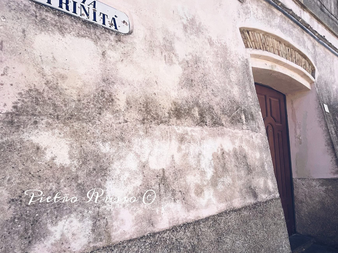 Via Trinità (A Vineddra)-Strongoli必去景点