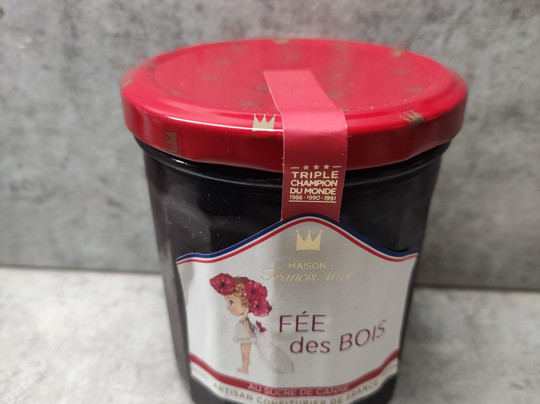 菲菲磨坊酒店主图