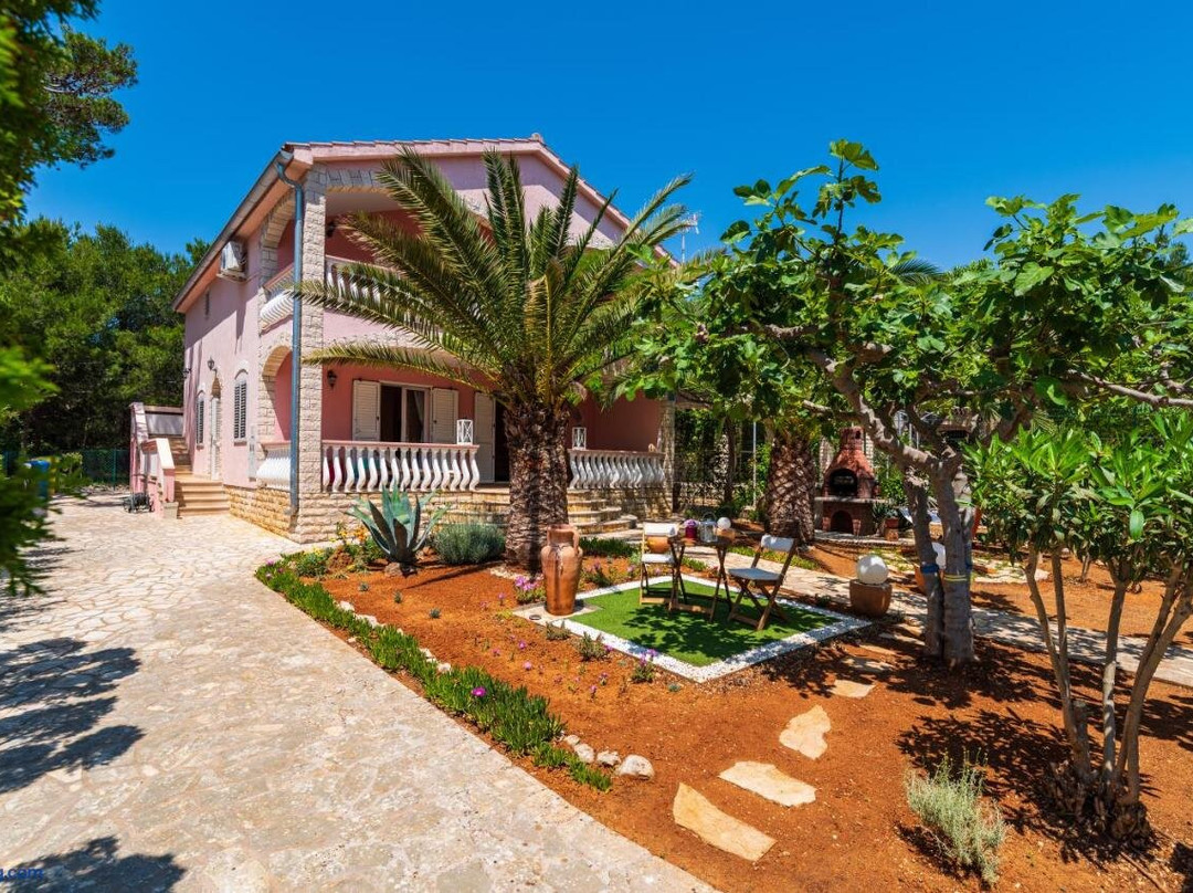 Apartmani kod Lovrica