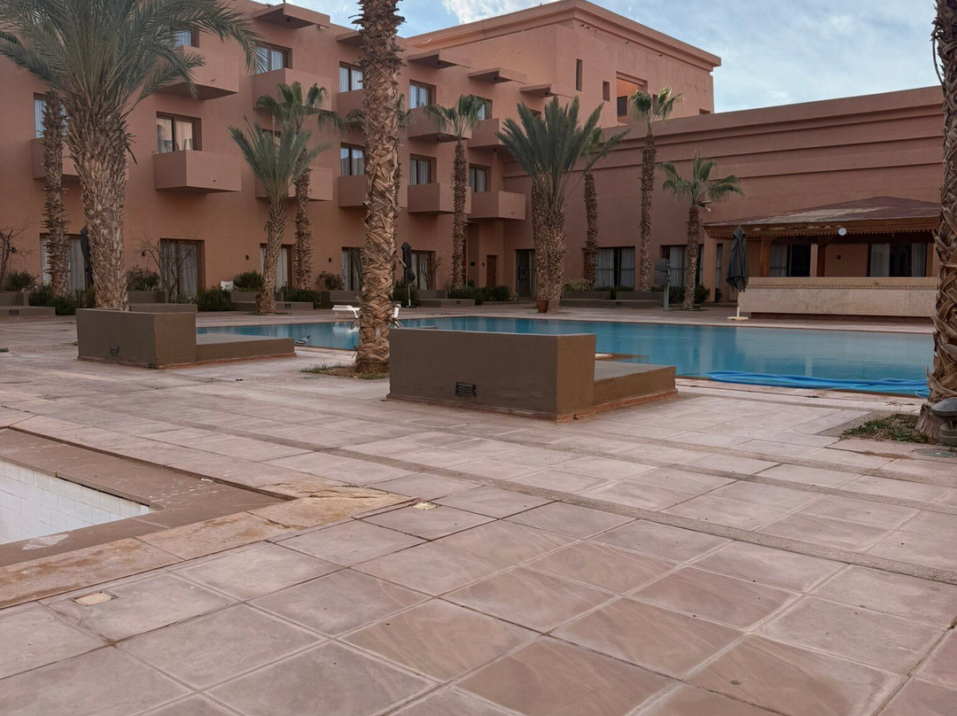 Oasis Palm Hotel主图