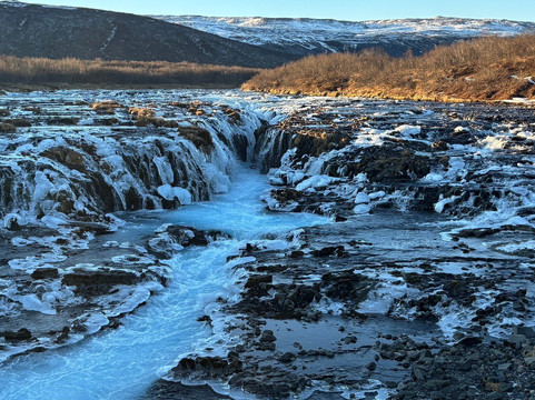 Bruarfoss Waterfall 蒂芬尼藍瀑布-Brekkuskogur必去景点