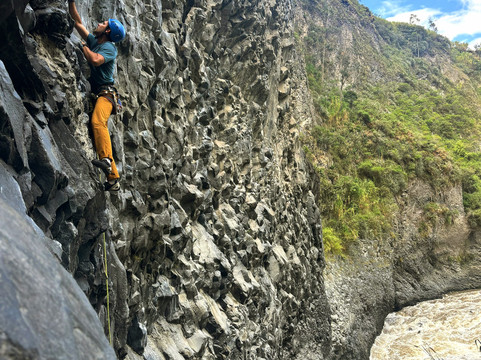 explorsierra_travel-巴尼奥斯必去景点