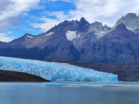 Navigation of Lago Grey-百内国家公园必去景点