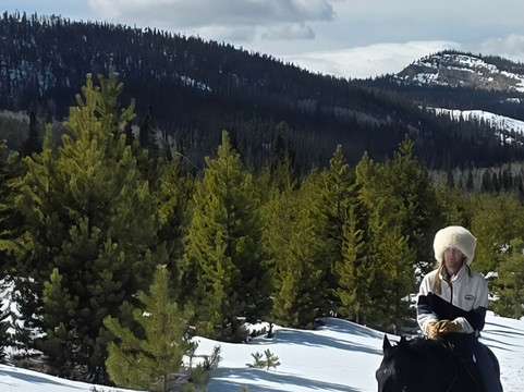 Rocky Mountain Stables-格兰比必去景点