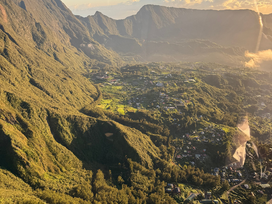 Corail Helicopteres-留尼旺圣皮耶必去景点