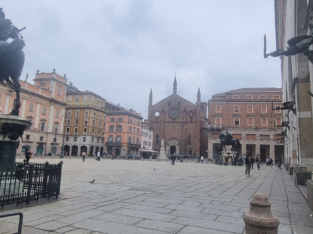 Piazza Cavalli-皮亚琴察必去景点