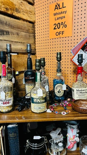 Country Cousins Antique Mall-Bourbon必去景点