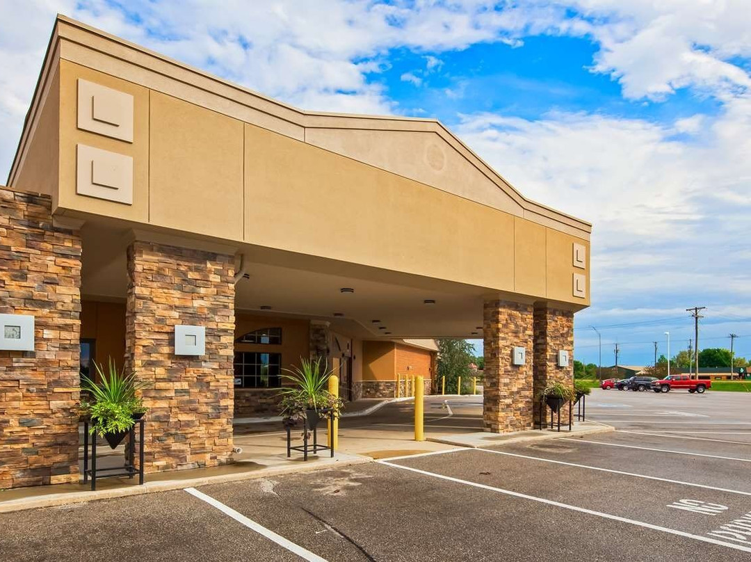 Crossroads Hotel & Event Center