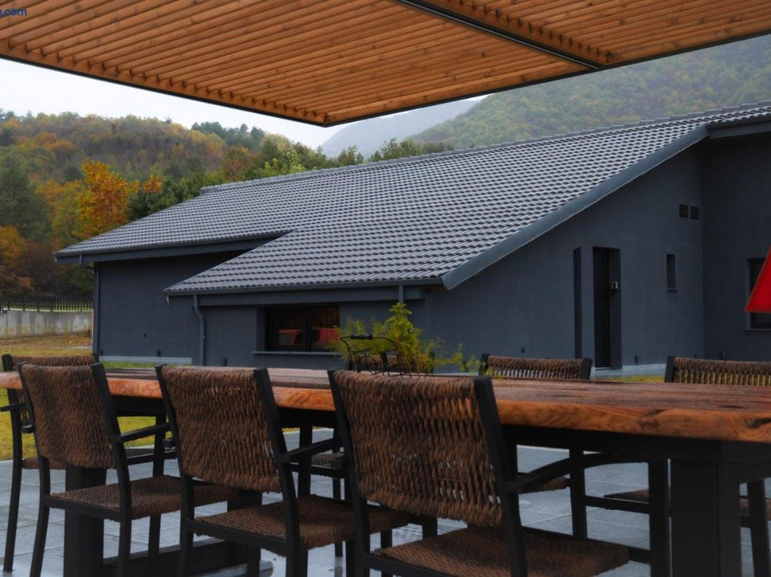 Lalo Retreat Suites