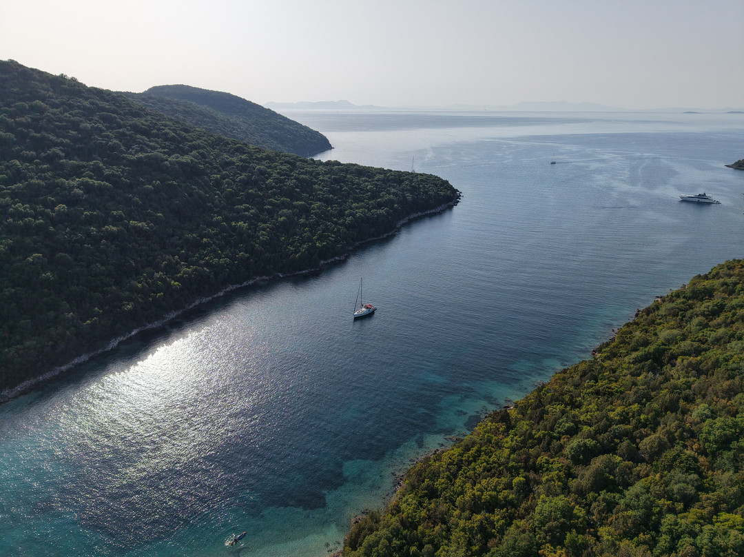 Kastrinos Luxury vip boat trips-Moraitika必去景点
