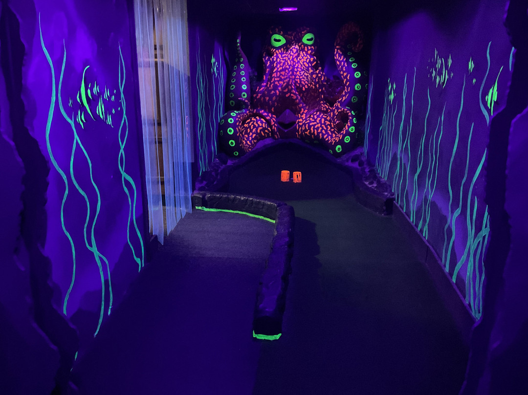 Paradise Island Adventure Golf - Cheshire Oaks-埃尔斯米尔港必去景点
