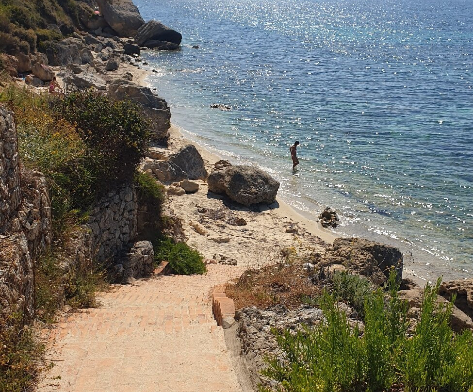 Spiaggia Di Riaci-Santa Domenica必去景点