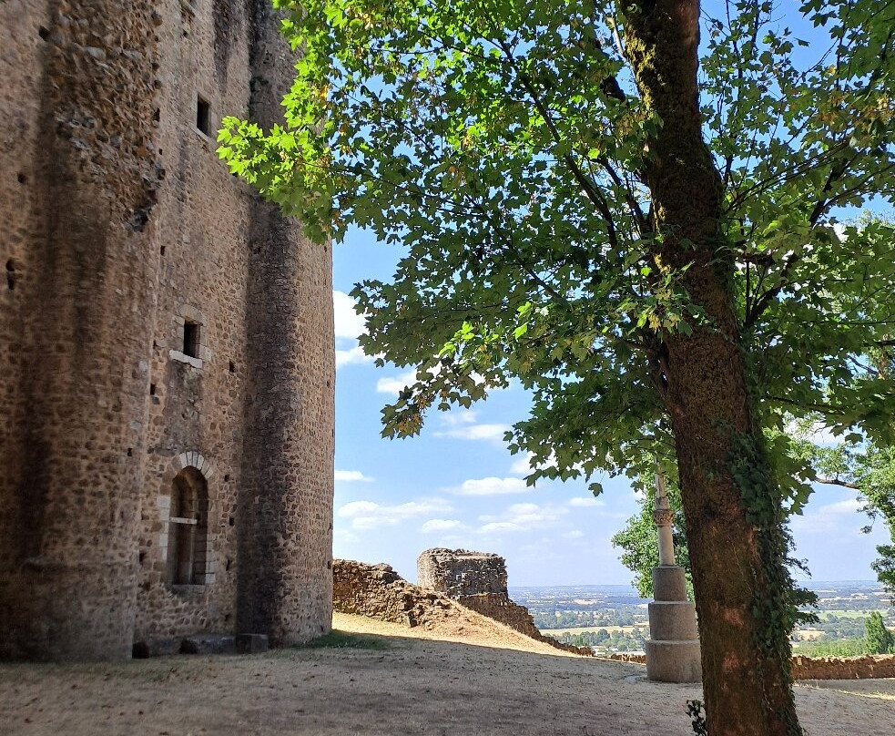 Chateau de Pouzauges-Pouzauges必去景点