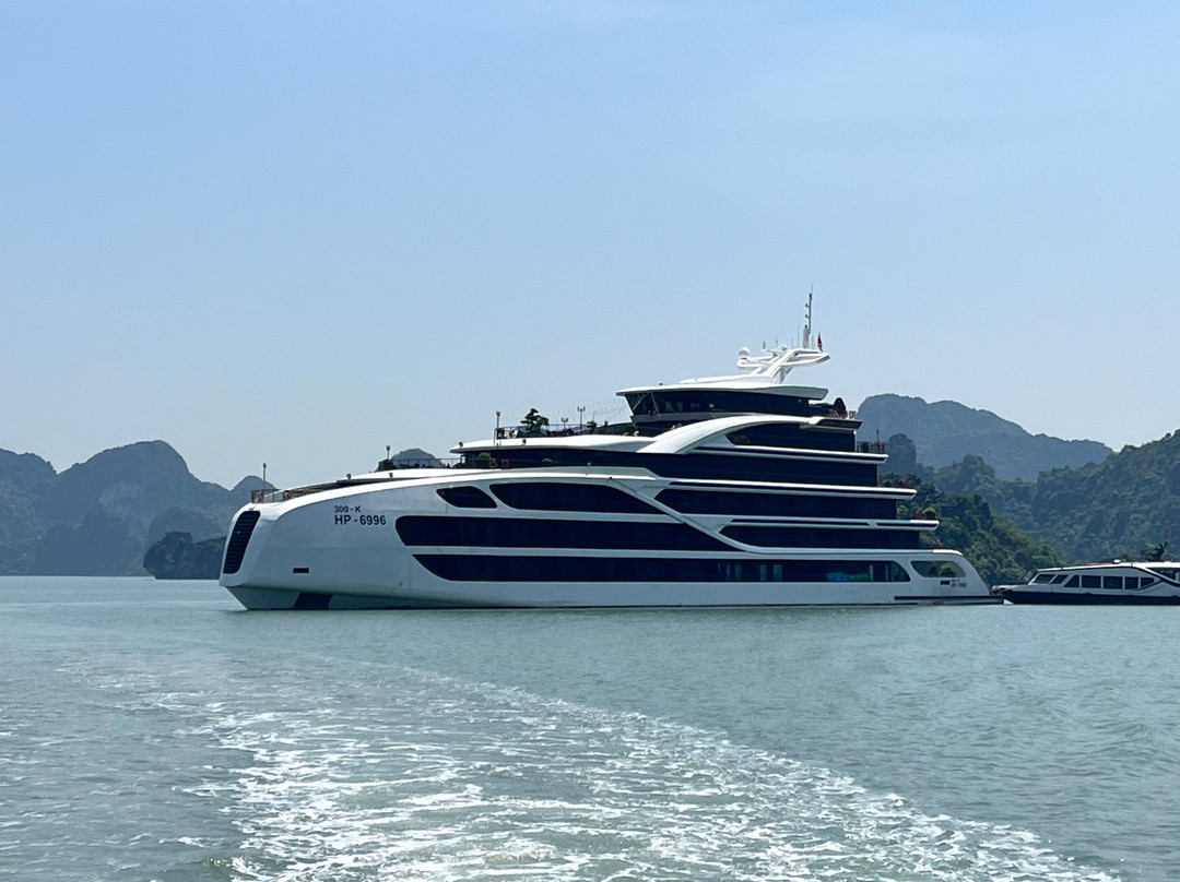 Diana Cruise-Ha Long City必去景点
