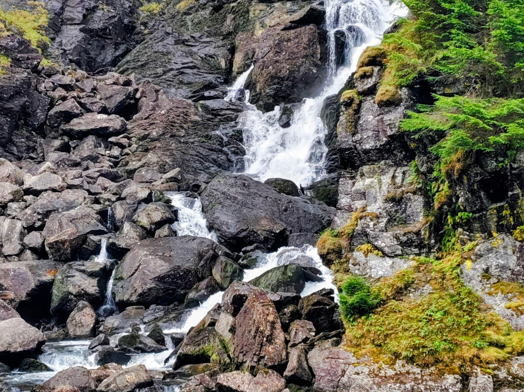 Låtefossen Waterfall-Skare必去景点
