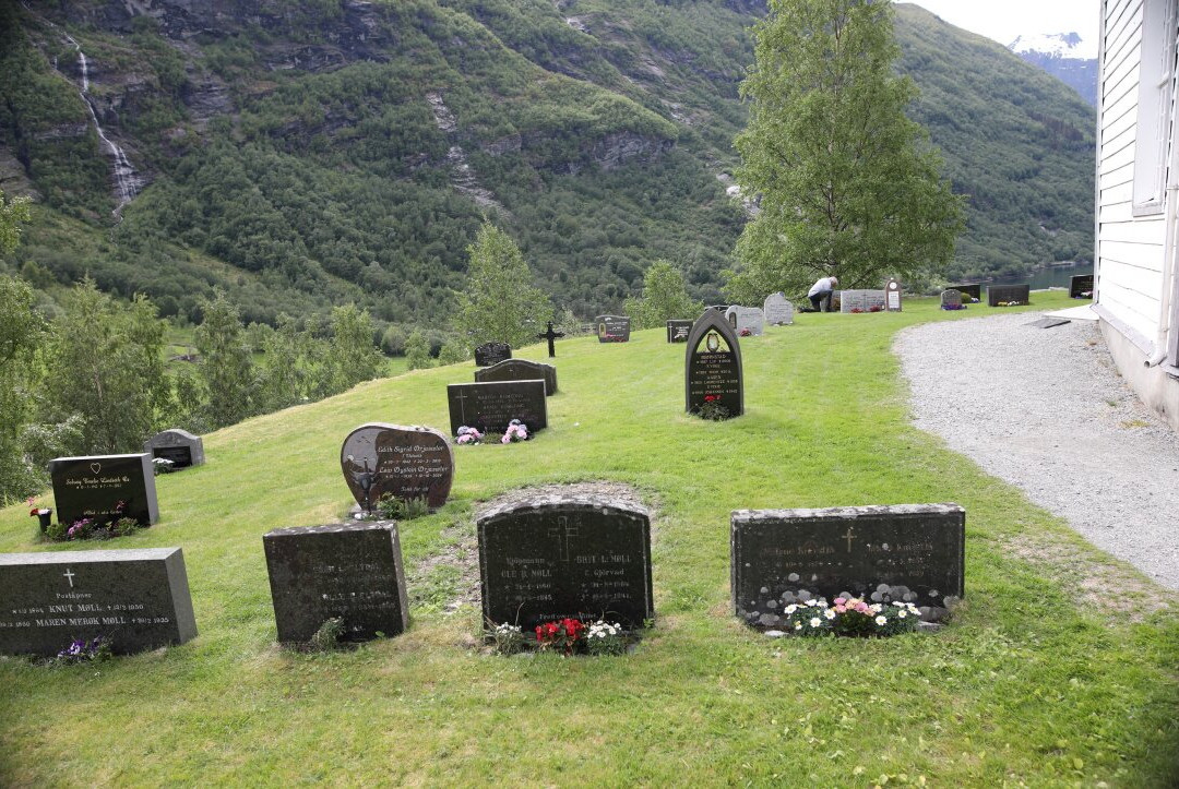 Geiranger kyrkjegård.-盖伦格峡湾必去景点