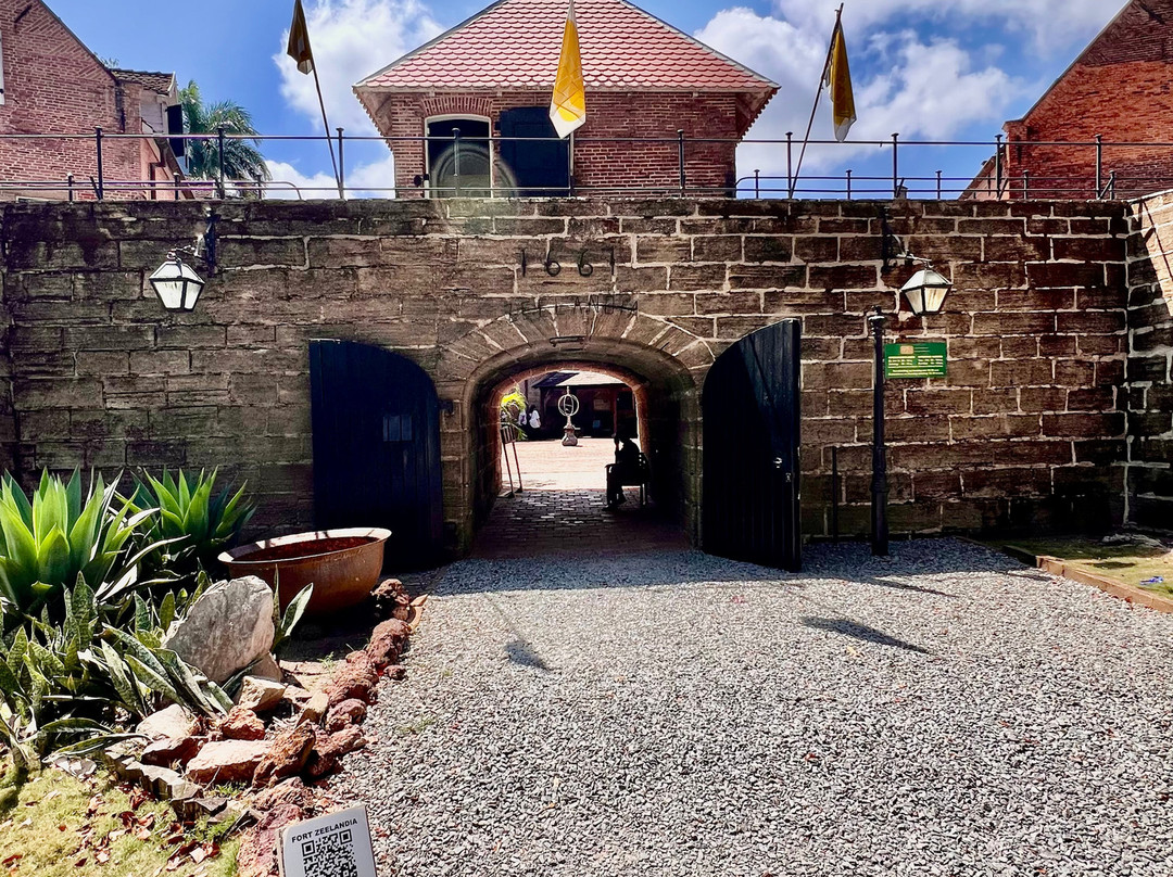 Fort Zeelandia-帕拉马里博必去景点