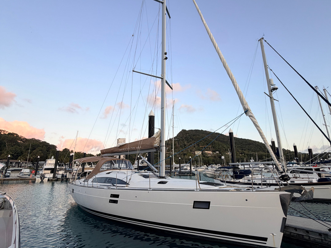 Cumberland Charter Yachts-艾尔利滩必去景点