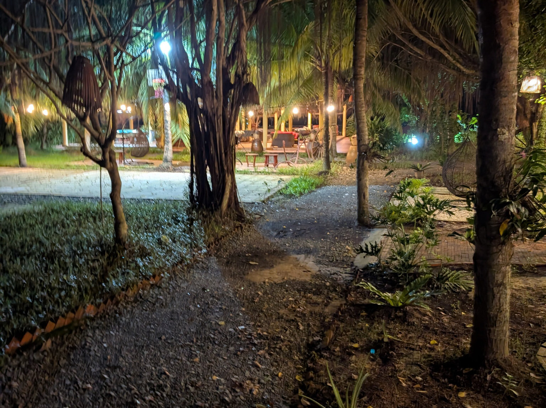 芒果家园河滨酒店主图