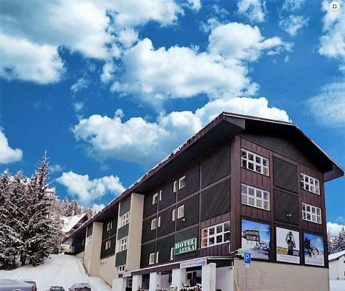 伦卡酒店