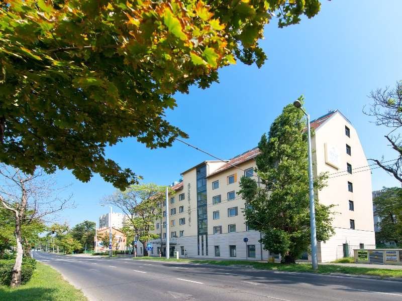 布达佩斯阿莎高级酒店-官方