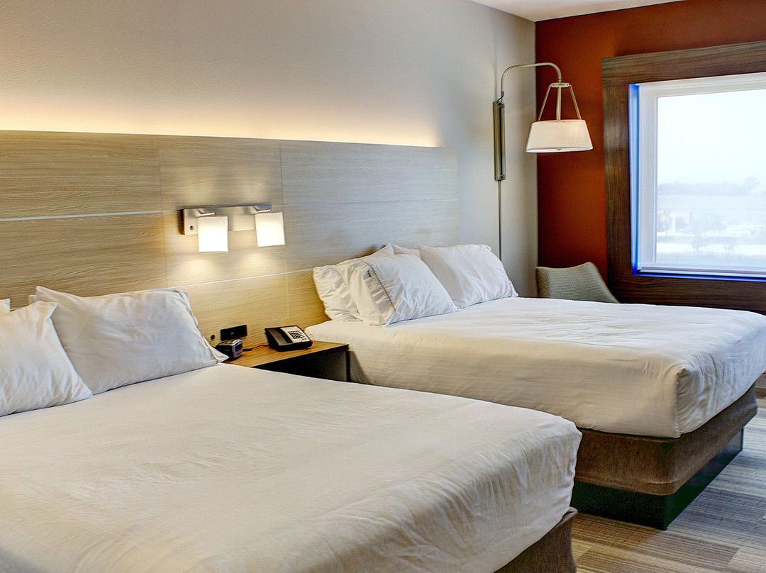 Linn Grove酒店住宿-Holiday Inn Express & Suites Spencer By IHG