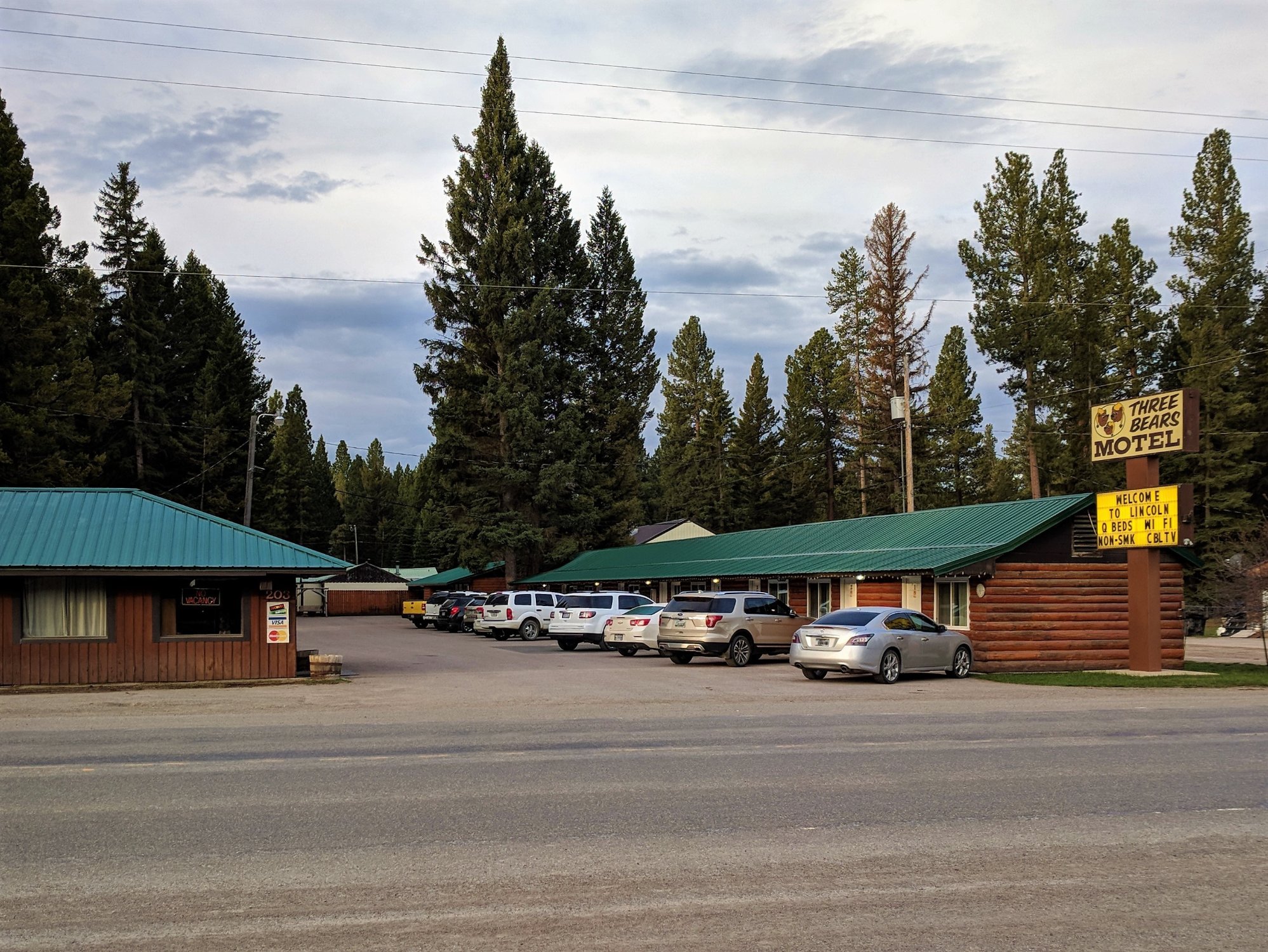 Three Bears Motel Of Lincoln, Mt & Tipis-官方