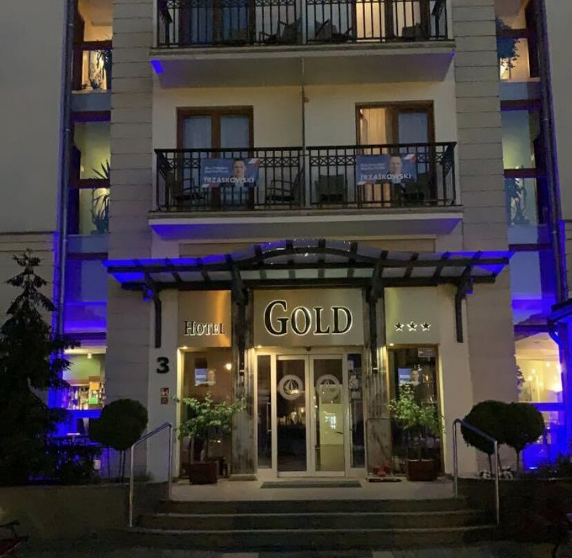 Gold Hotel