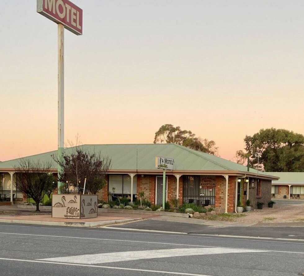 Lake Albert Motel-官方
