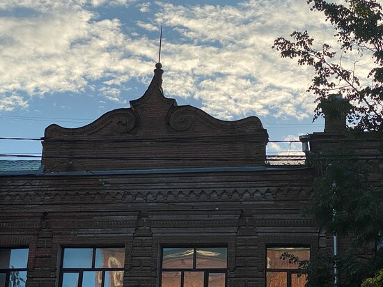 City and Paris School Building景点图片