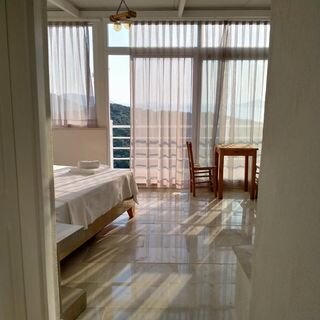 Lisia Otel-客卧