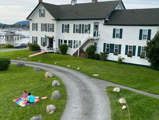 The Moorings Inn Waterfront主图