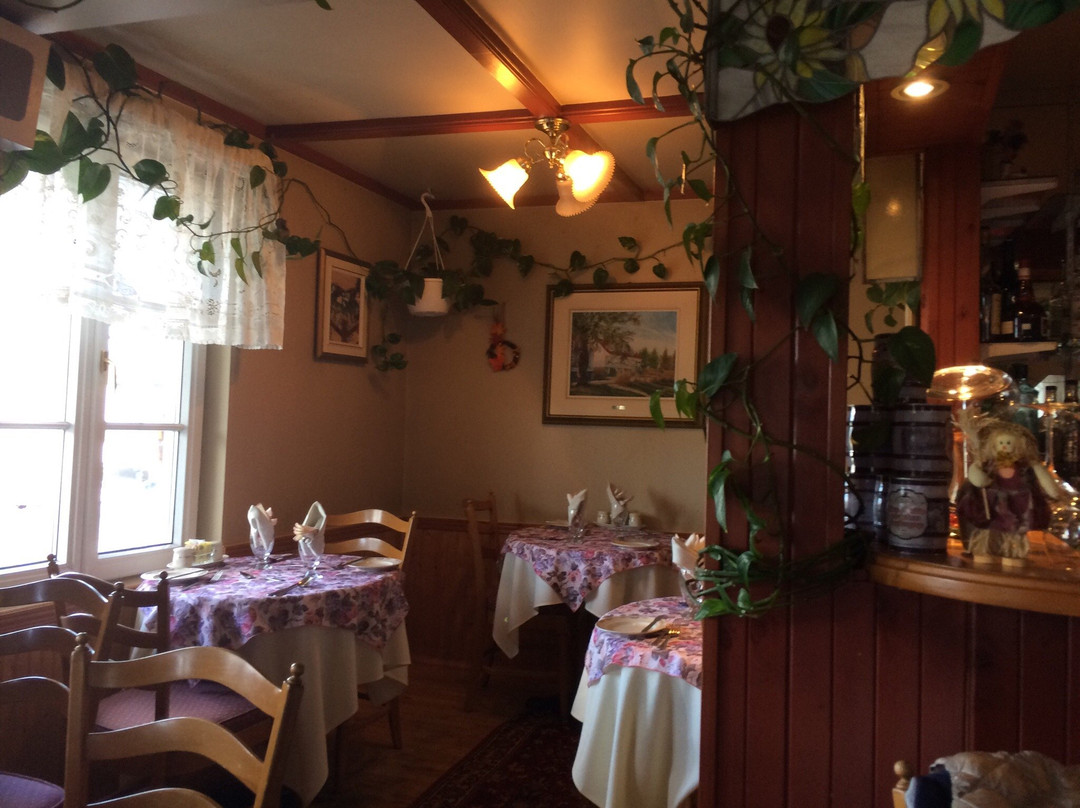 Saint-Adolphe-d'Howard酒店住宿-Auberge Chez Girard