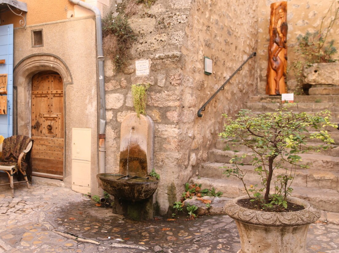 La Fontaine De La "diane"景点图片