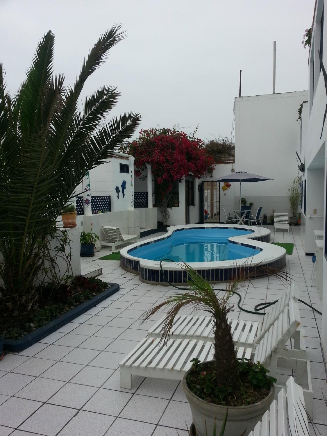 Hostal Los Delfines San Bartolo-泳池