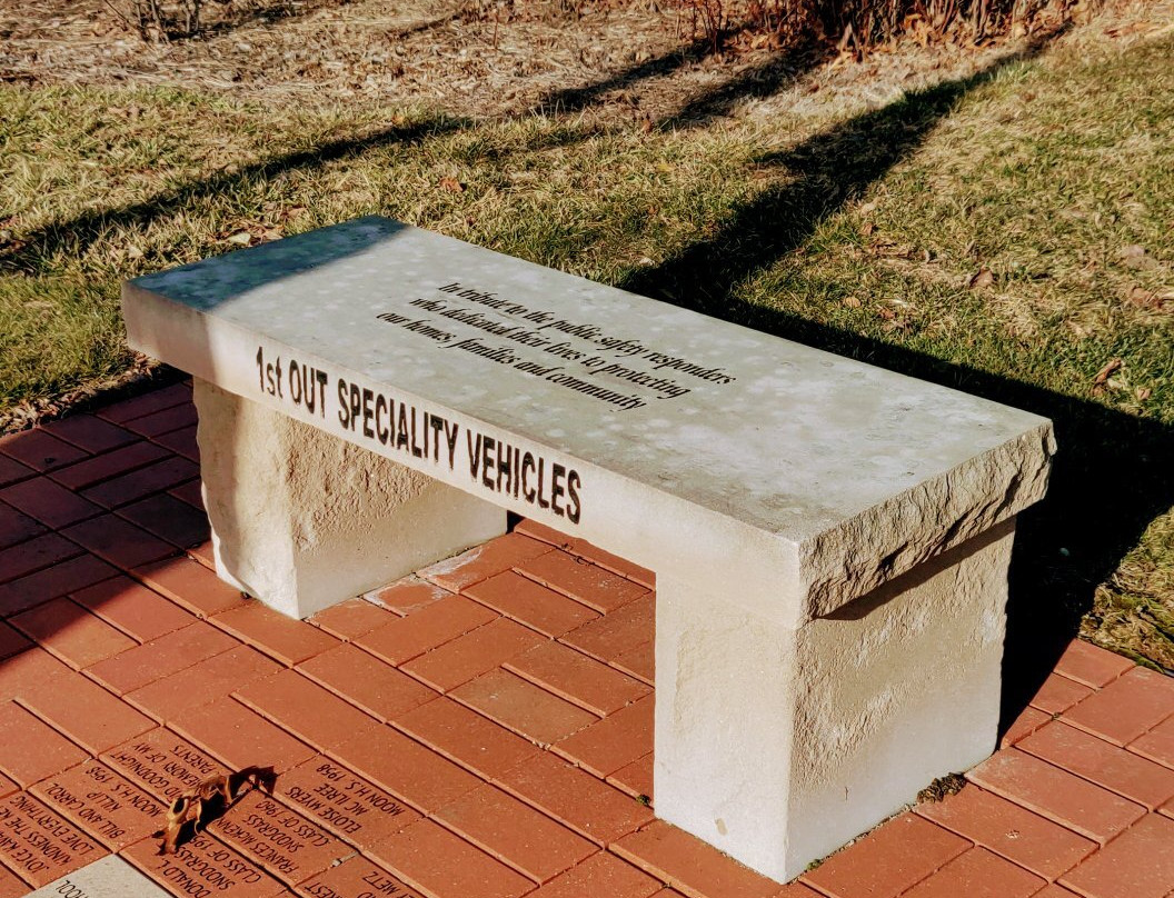 Moon Memorial Garden景点图片