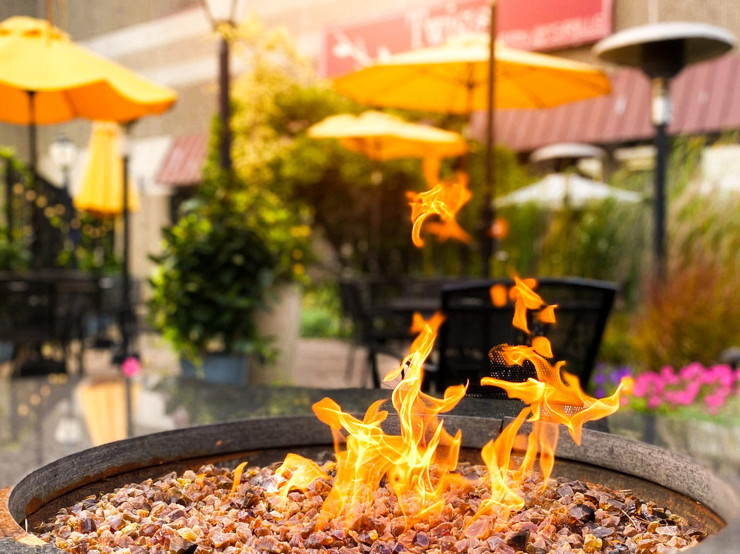 Twigs Tavern & Grille