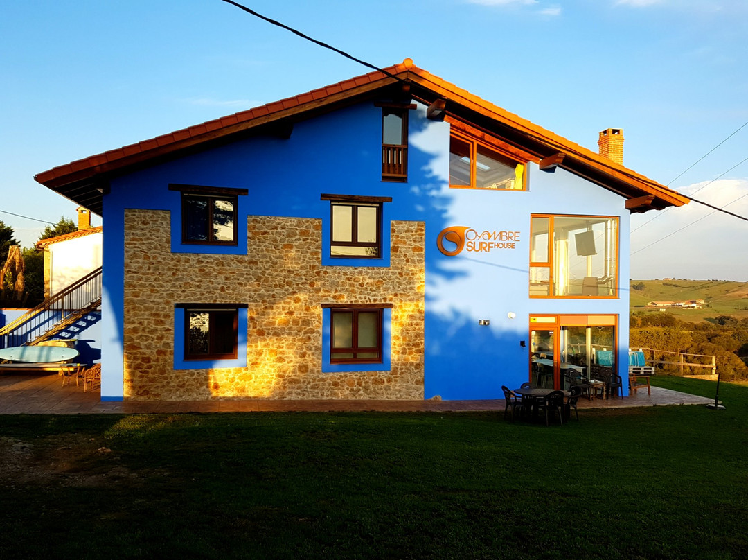 Oyambre Surf House